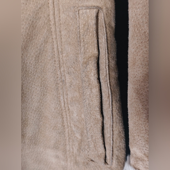 Suede winter coat - 3/4 length size medium. Vintage /Y2K - Picture 7 of 9